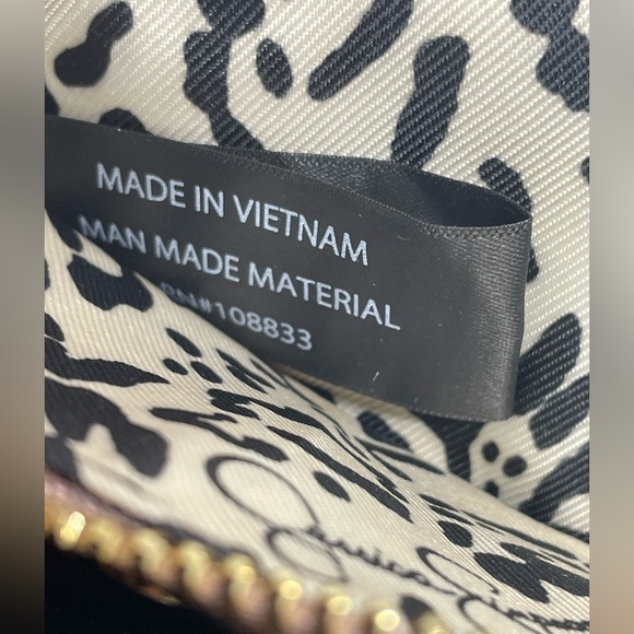 🆕Jessica Simpson Quilted Wallet With Zippered Pocket - Picture 9 of 9